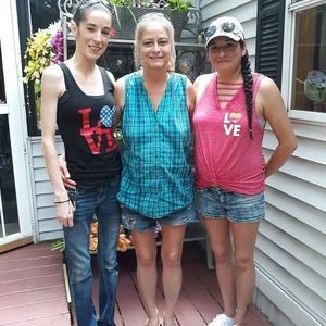 Meet your Posher, Leslie